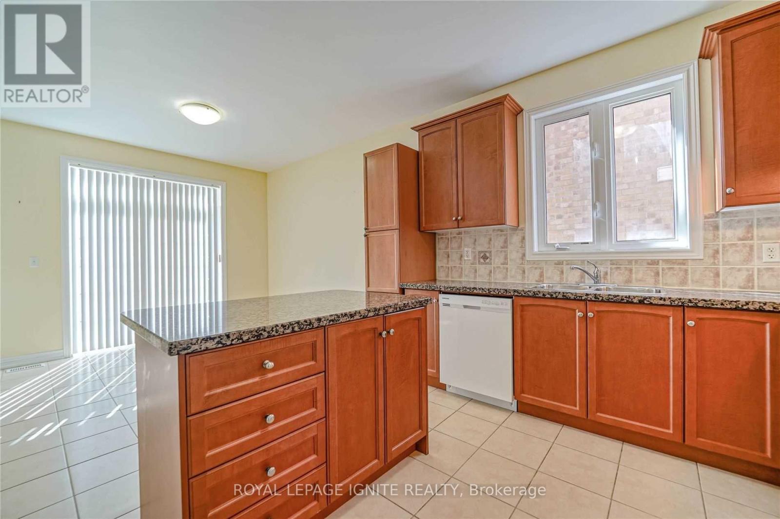 Upper - 26 Ironshield Drive, Brampton, Ontario  L6P 3N4 - Photo 17 - W13211296