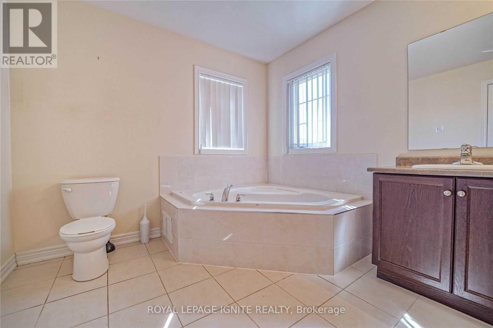 Upper - 26 Ironshield Drive, Brampton, Ontario  L6P 3N4 - Photo 36 - W13211296