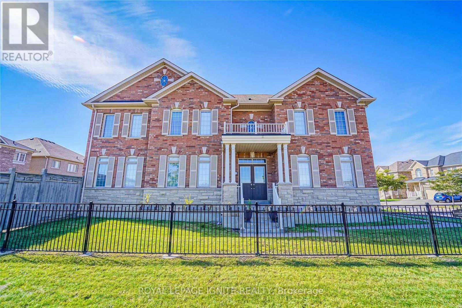 Upper - 26 Ironshield Drive, Brampton, Ontario  L6P 3N4 - Photo 4 - W13211296