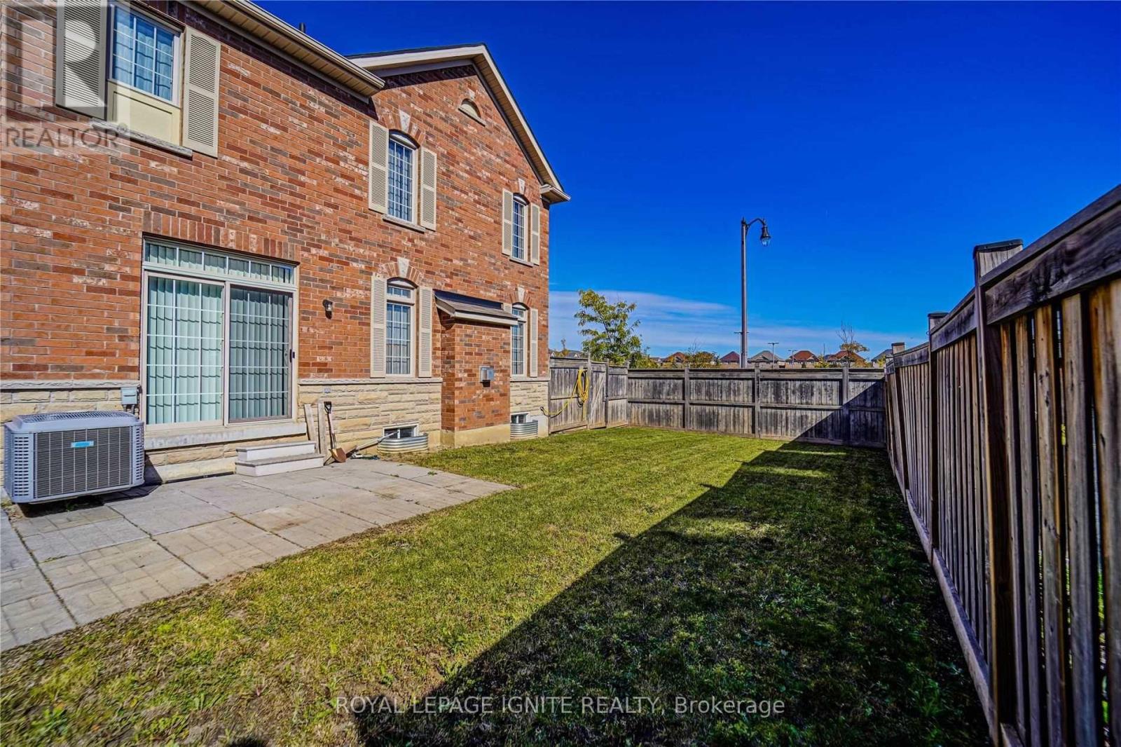 Upper - 26 Ironshield Drive, Brampton, Ontario  L6P 3N4 - Photo 6 - W13211296