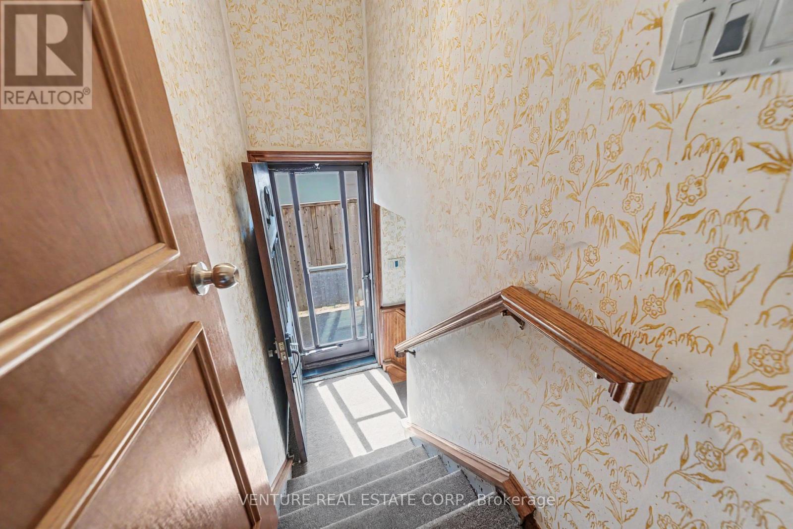 2 Redfern Avenue, Toronto, Ontario  M3M 1L3 - Photo 21 - W13211314