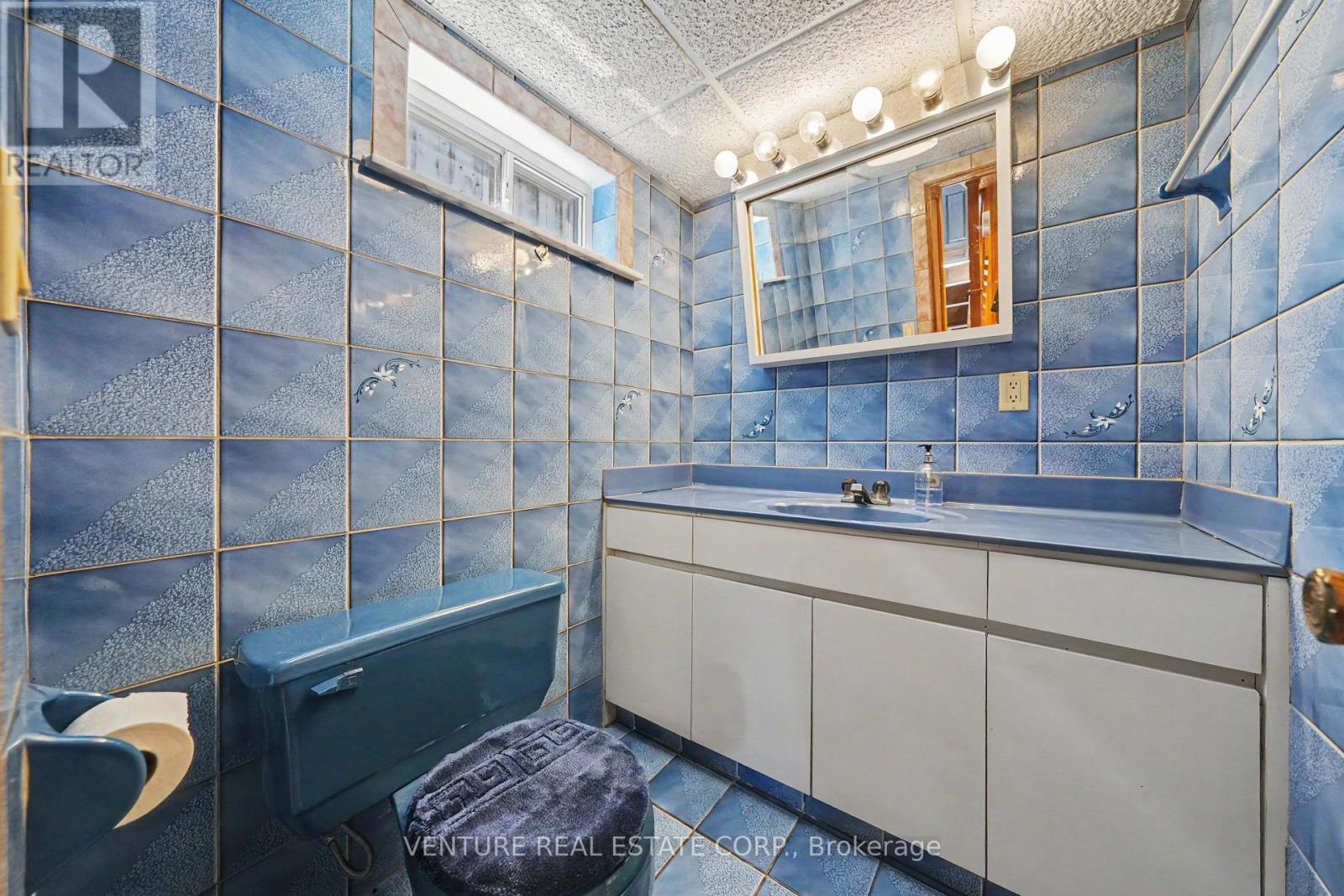 2 Redfern Avenue, Toronto, Ontario  M3M 1L3 - Photo 23 - W13211314