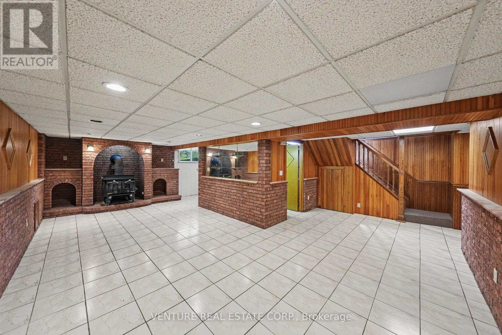 2 Redfern Avenue, Toronto, Ontario  M3M 1L3 - Photo 24 - W13211314