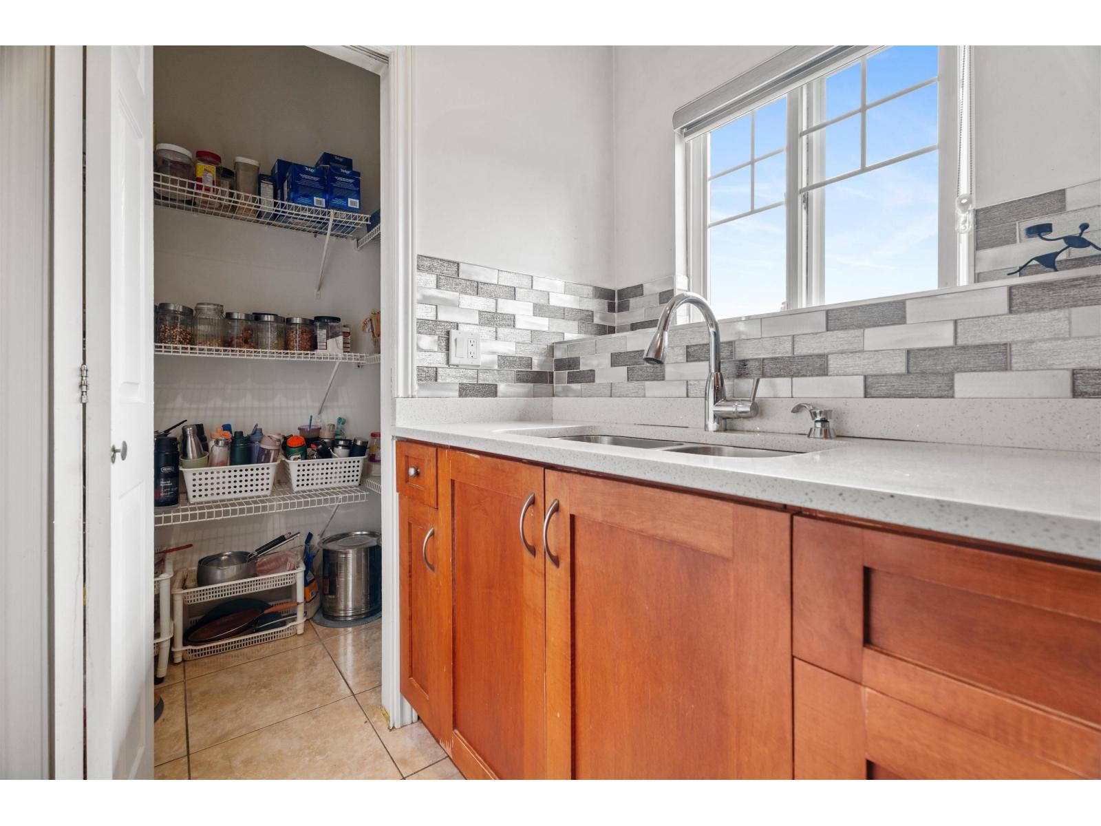 6312 166a Street, Surrey, British Columbia  V3S 0W1 - Photo 12 - R3129093