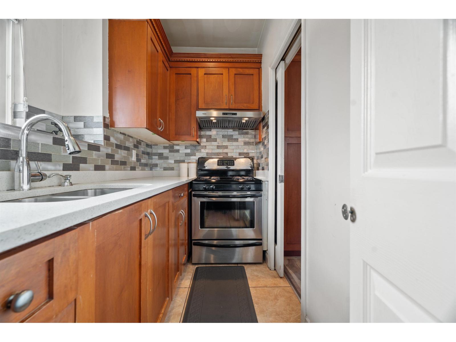 6312 166a Street, Surrey, British Columbia  V3S 0W1 - Photo 11 - R3129093