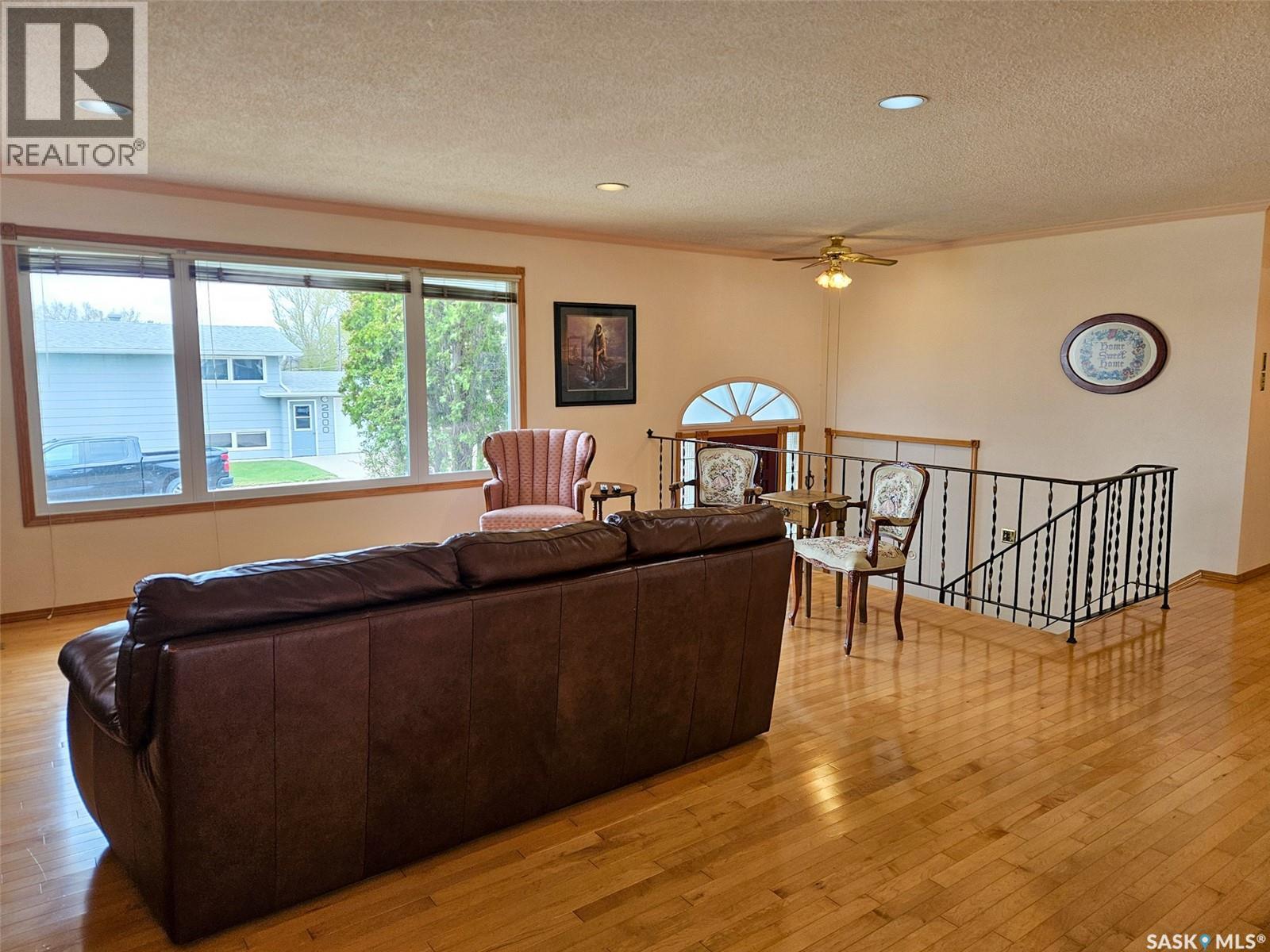 720 Whyte Avenue, Swift Current, Saskatchewan S9H 1P7 - Photo 3 - SK037498