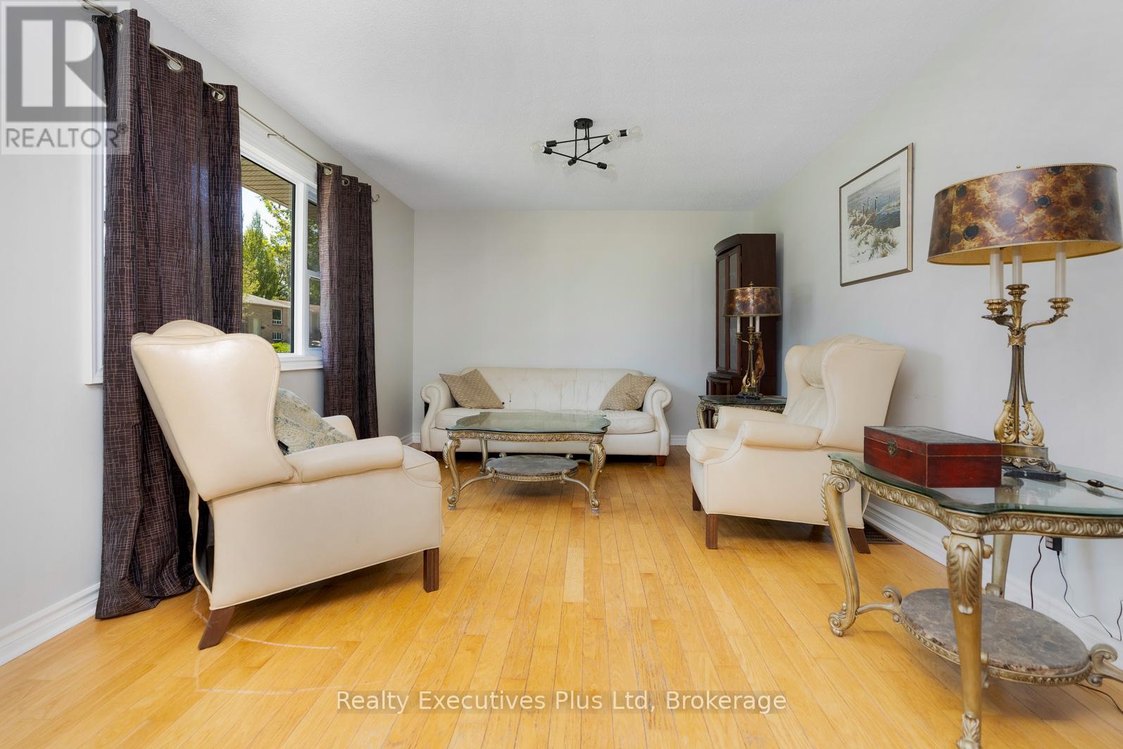 24 Mcconkey Place, Barrie, Ontario  L4N 6H1 - Photo 6 - S13181490