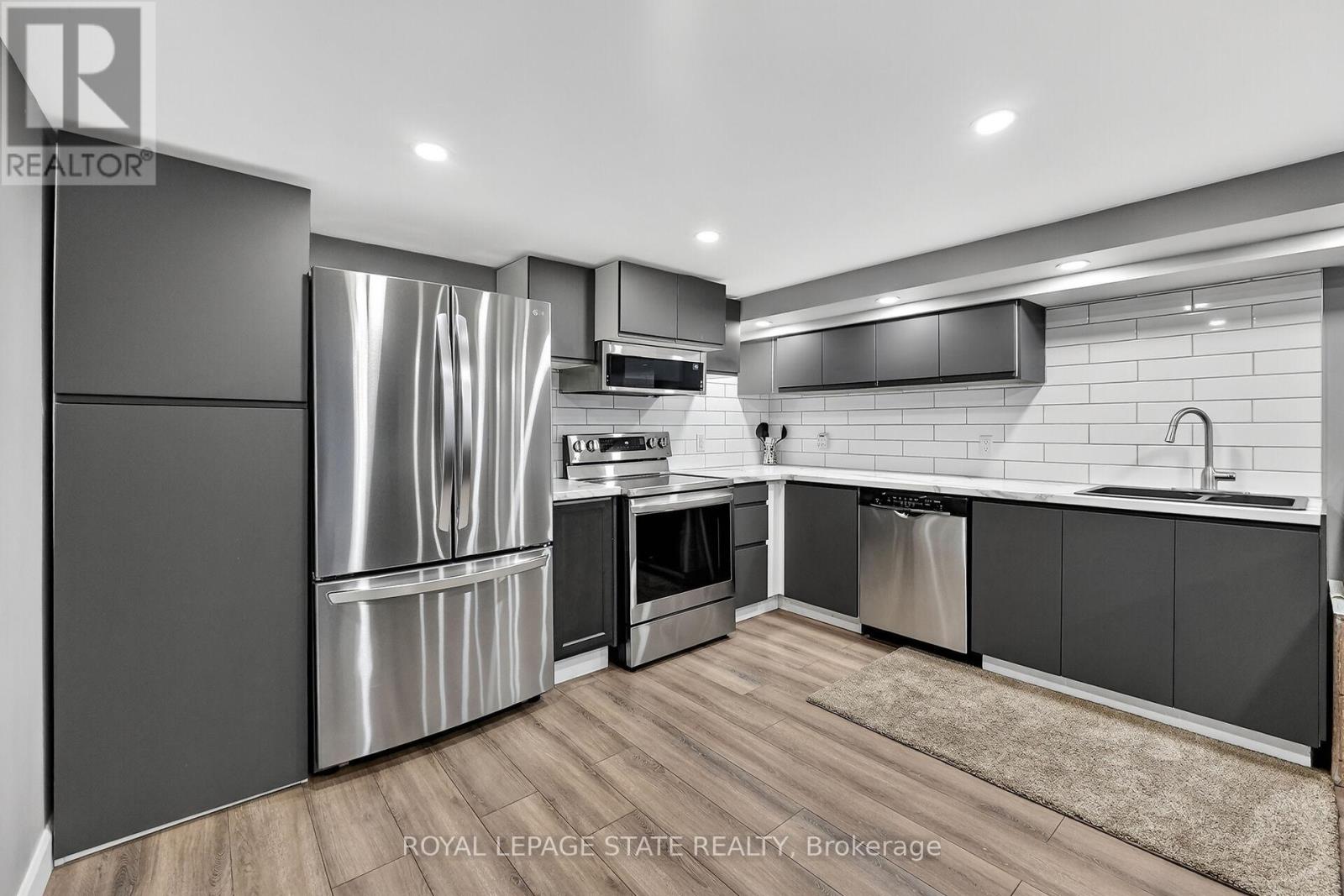 40 Parkwood Road, Grimsby, Ontario  L3M 4K9 - Photo 48 - X12938638