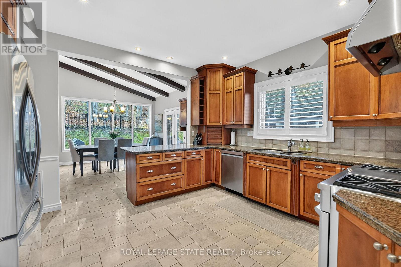 40 Parkwood Road, Grimsby, Ontario  L3M 4K9 - Photo 21 - X12938638