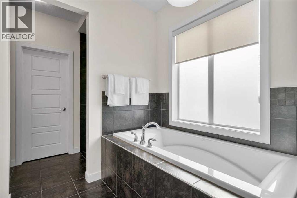 25 Fireside Landing, Cochrane, Alberta  T4C 0V9 - Photo 17 - A2314774
