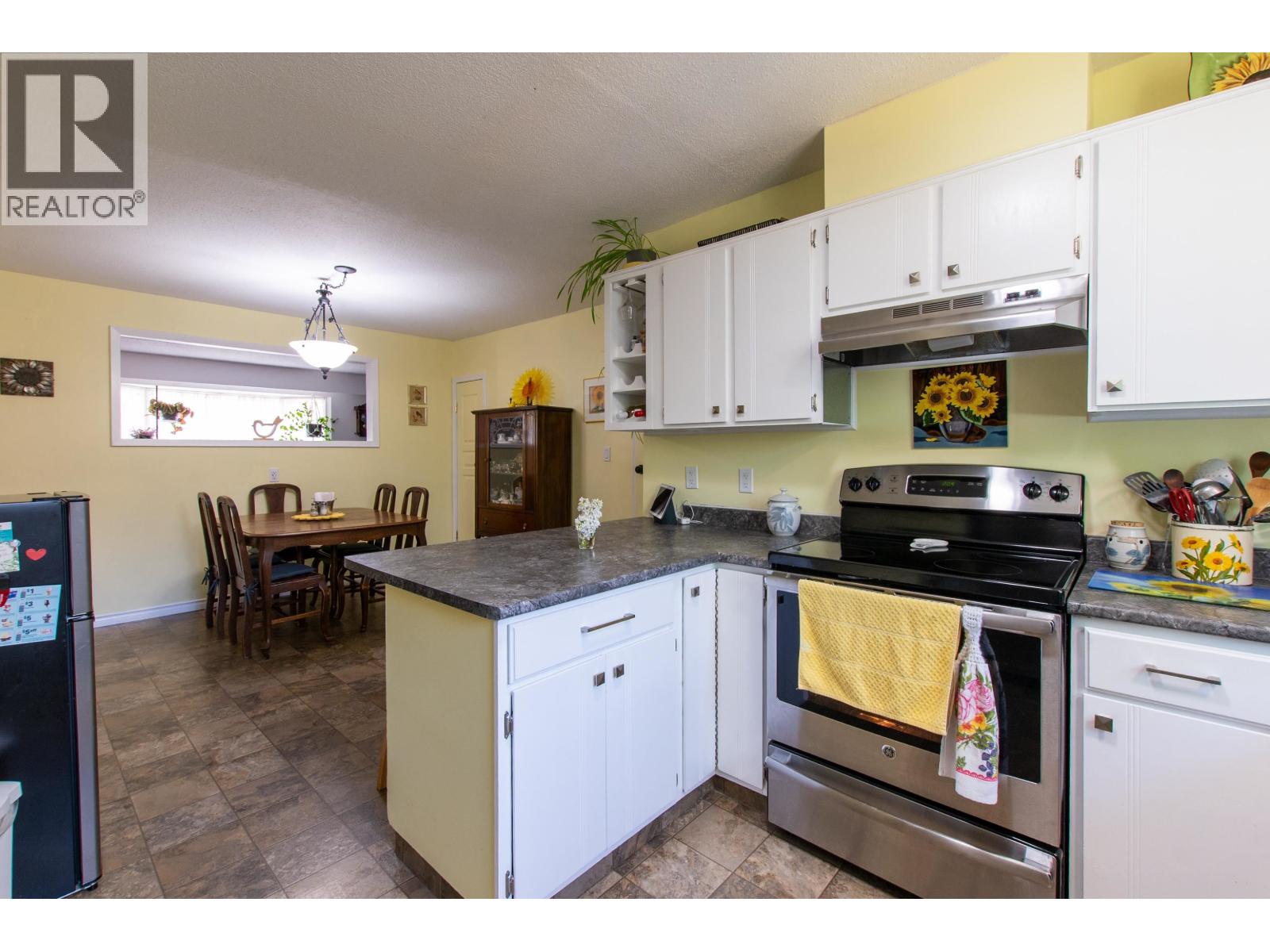 3091 Spruce Street, Prince George, British Columbia  V2L 2S6 - Photo 5 - R3129278