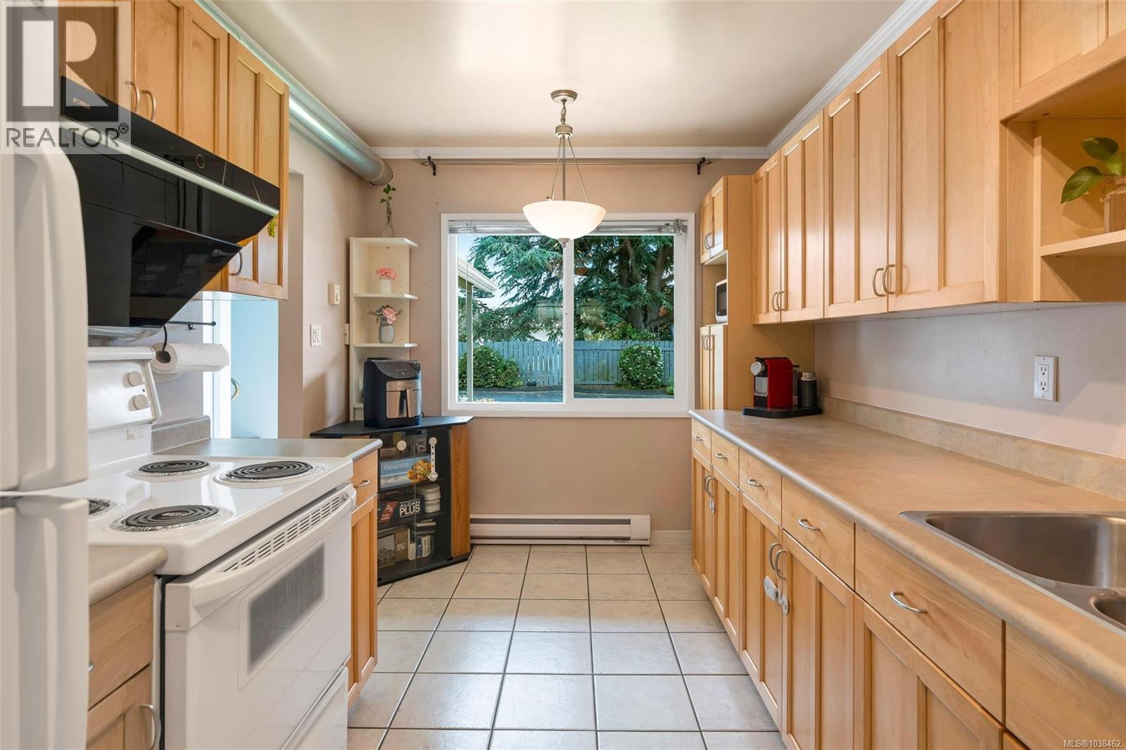 9 400 Culduthel Rd, Saanich, British Columbia V8Z 1G1 - Photo 4 - 1038462