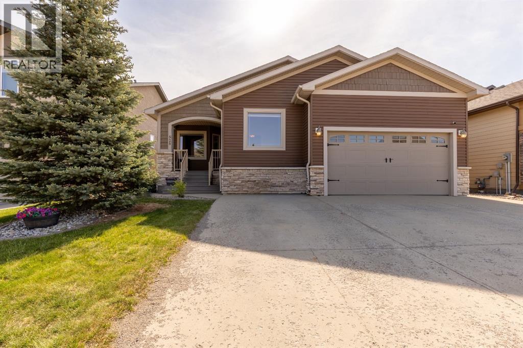 525 Edinburgh Road W, Lethbridge, Alberta  T1J 5A8 - Photo 1 - A2315358