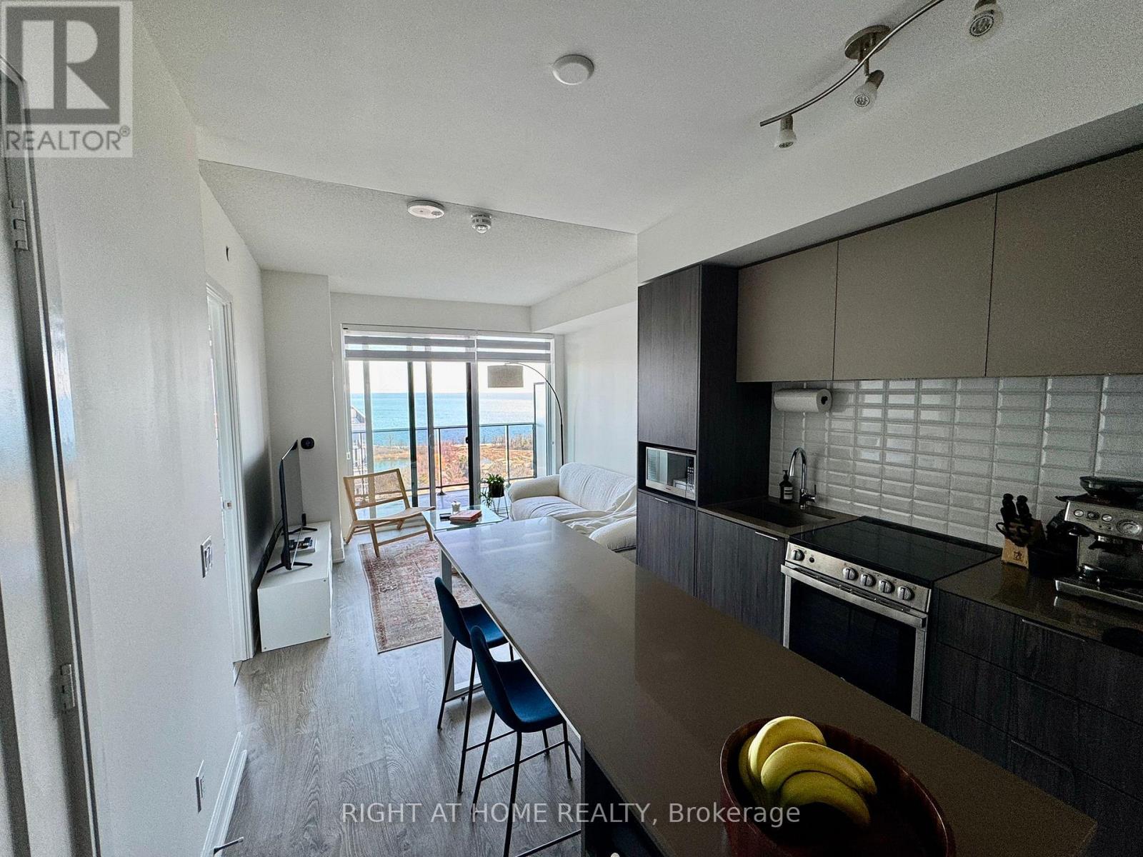 1906 - 70 Annie Craig Drive, Toronto, Ontario  M8V 0G2 - Photo 4 - C13211324