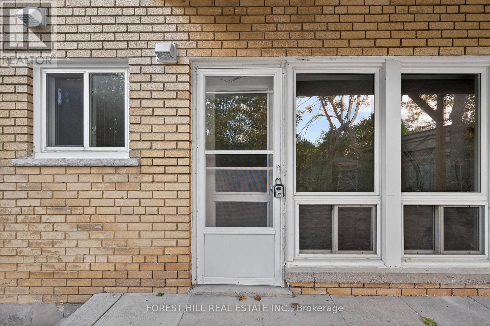19 Candis - Lower Level Drive, Toronto, Ontario  M3H 5G3 - Photo 2 - C13211342