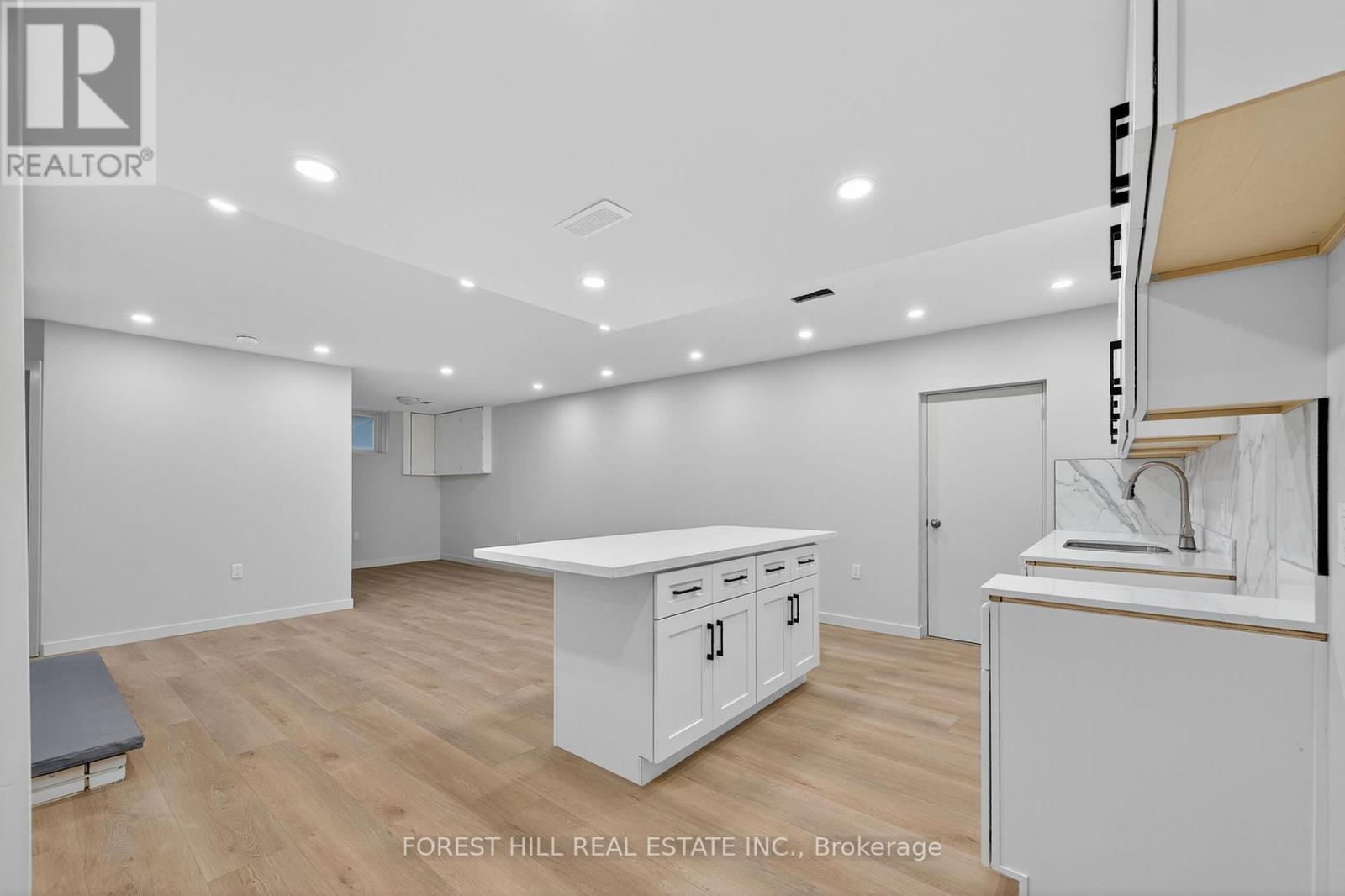 19 Candis - Lower Level Drive, Toronto, Ontario  M3H 5G3 - Photo 6 - C13211342