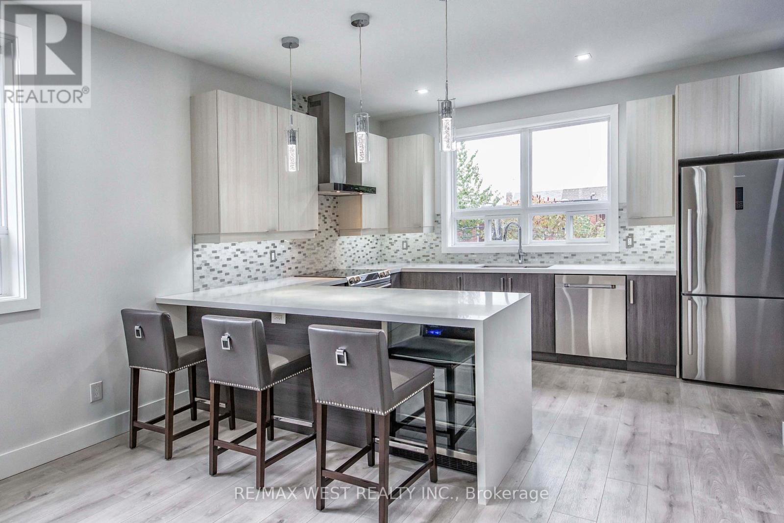 268 Sterling Road, Toronto, Ontario  M6R 2B9 - Photo 16 - C13211386