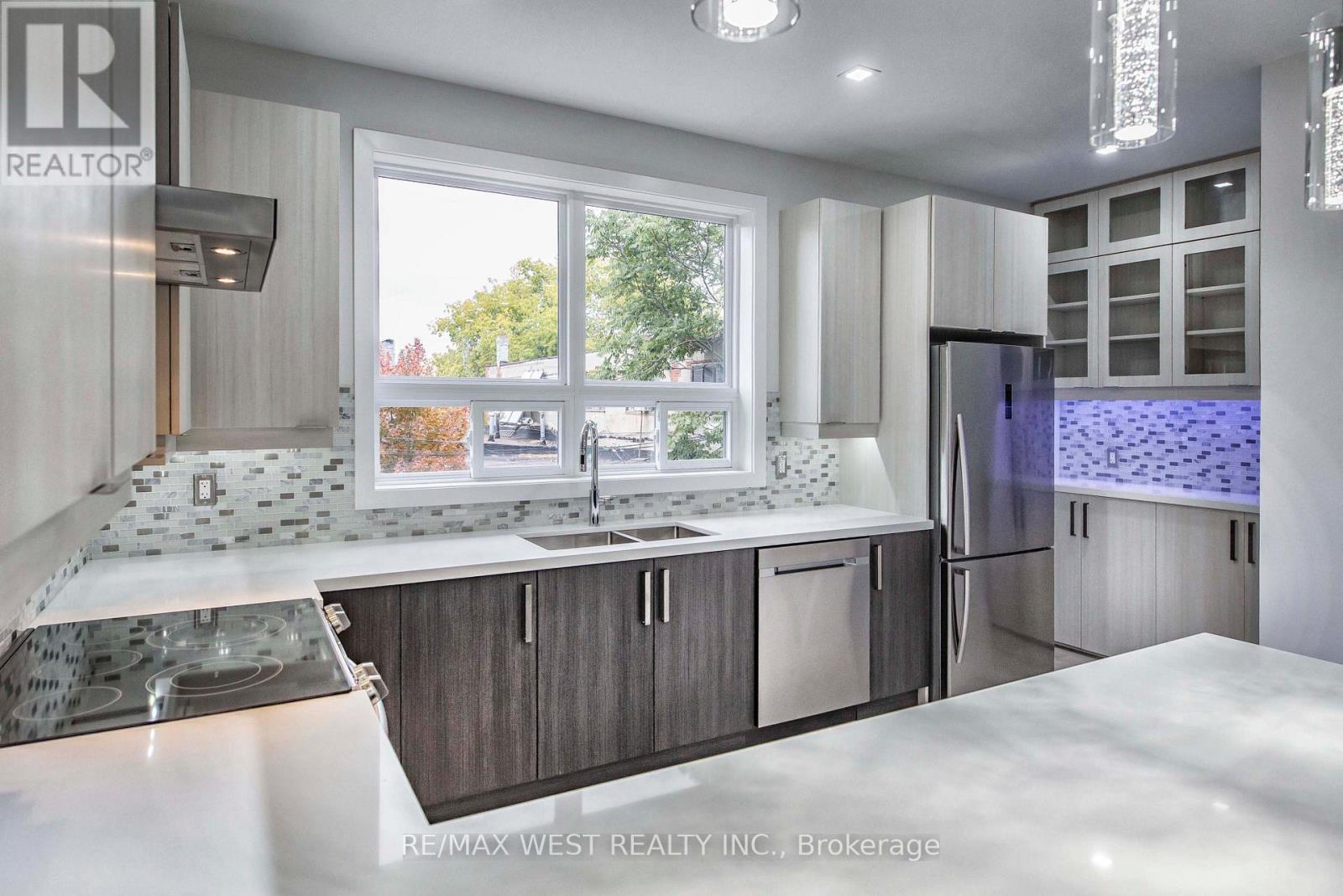 268 Sterling Road, Toronto, Ontario  M6R 2B9 - Photo 17 - C13211386