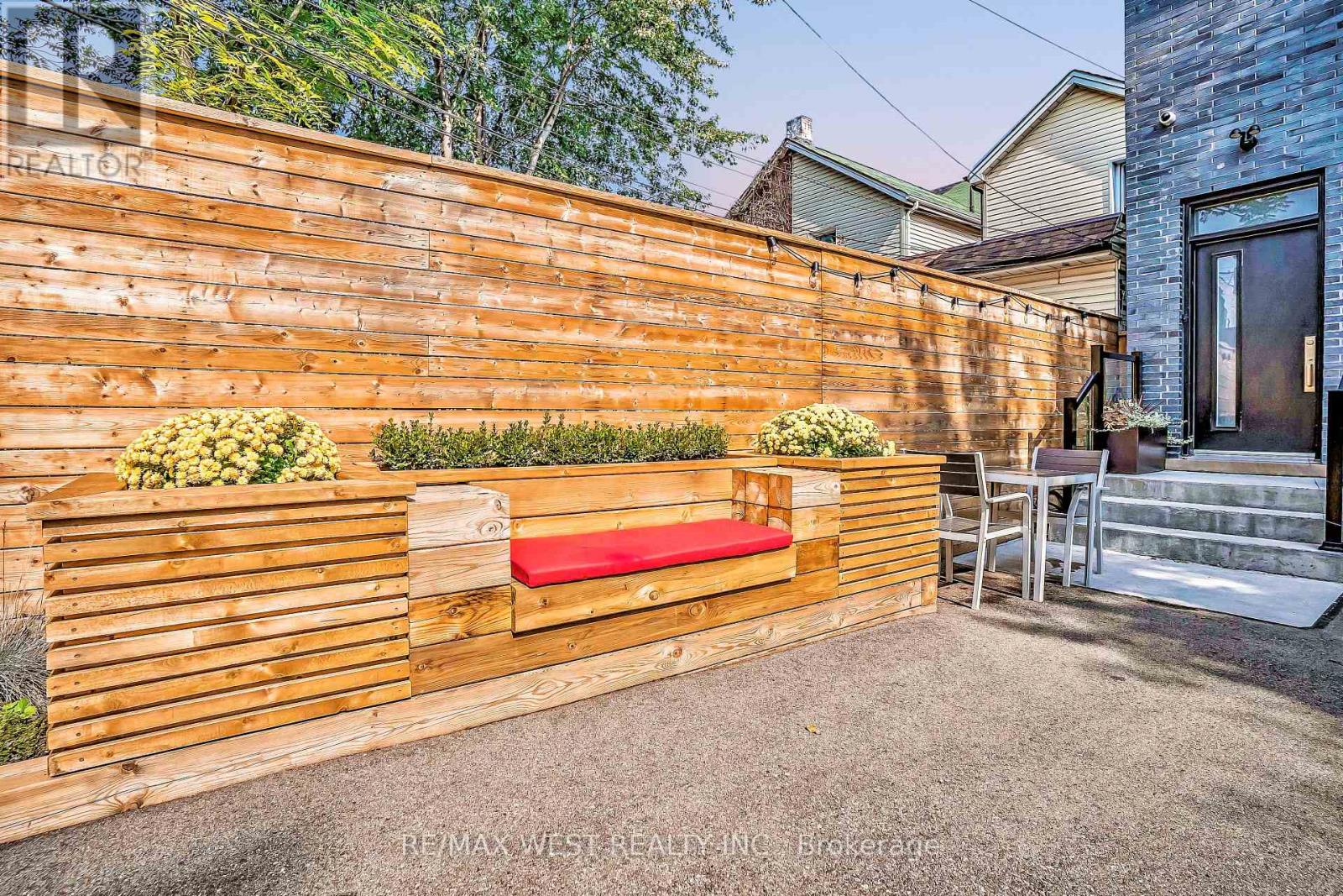 268 Sterling Road, Toronto, Ontario  M6R 2B9 - Photo 23 - C13211386