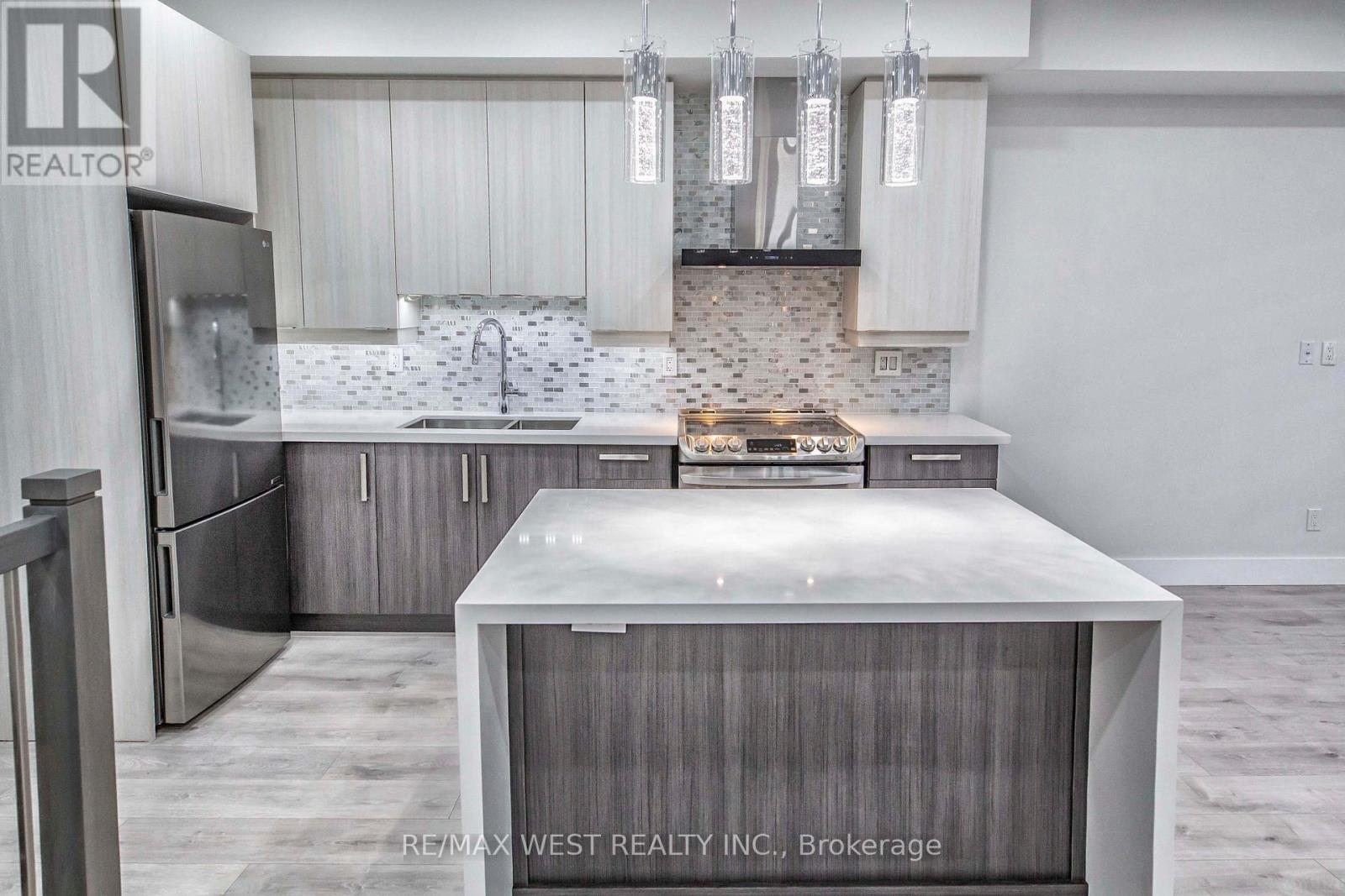 268 Sterling Road, Toronto, Ontario  M6R 2B9 - Photo 3 - C13211386