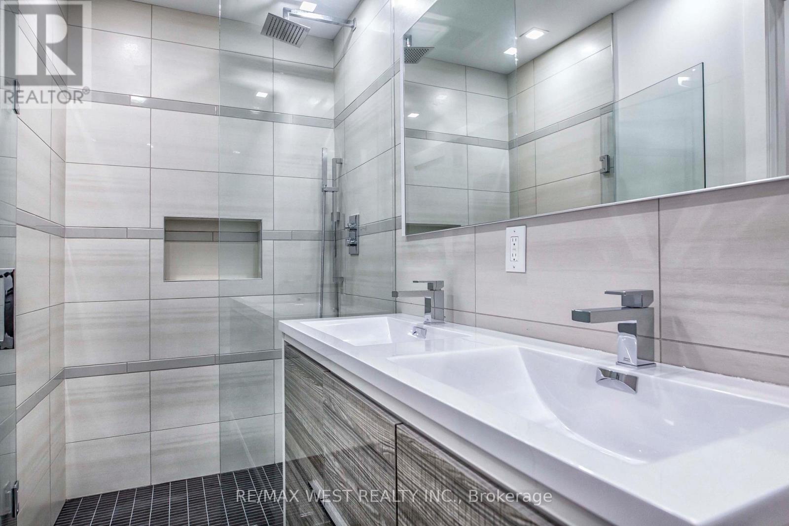 268 Sterling Road, Toronto, Ontario  M6R 2B9 - Photo 34 - C13211386