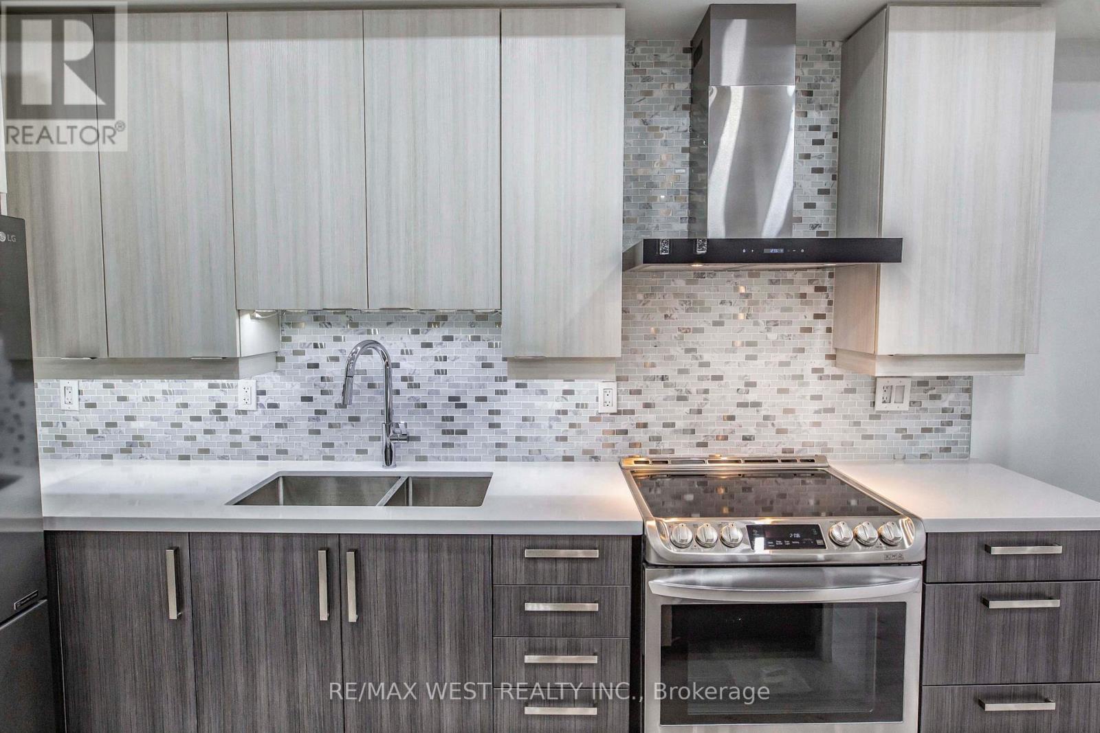 268 Sterling Road, Toronto, Ontario  M6R 2B9 - Photo 7 - C13211386
