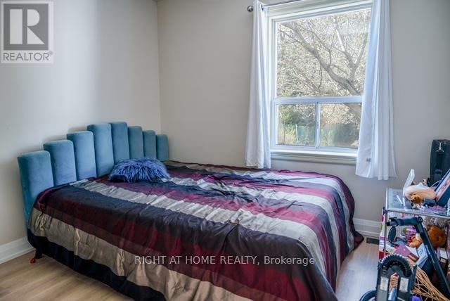 148 Glen Albert Drive, Toronto, Ontario  M4B 1J3 - Photo 11 - E13211344