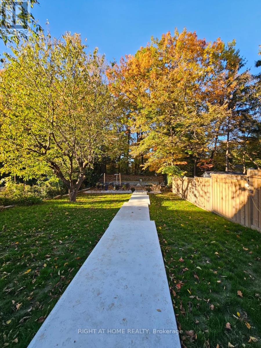 148 Glen Albert Drive, Toronto, Ontario  M4B 1J3 - Photo 12 - E13211344