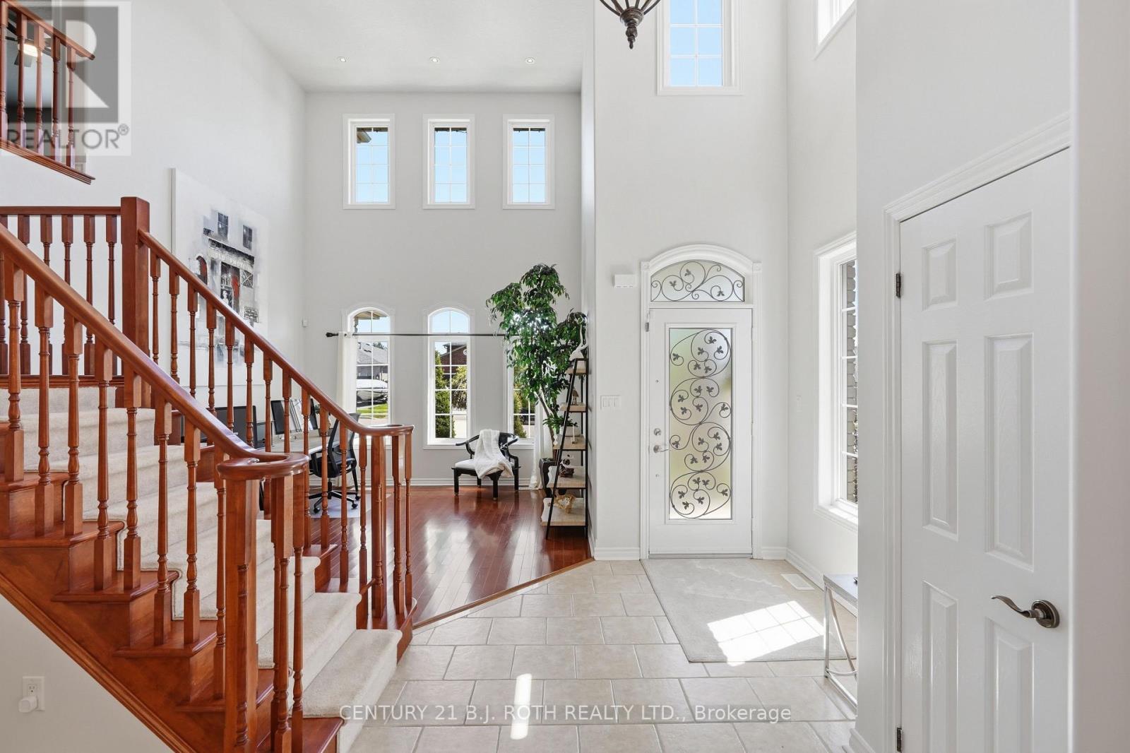 115 Sandringham Drive, Barrie (Innis-Shore), Ontario  L4N 0Y9 - Photo 4 - S13211420