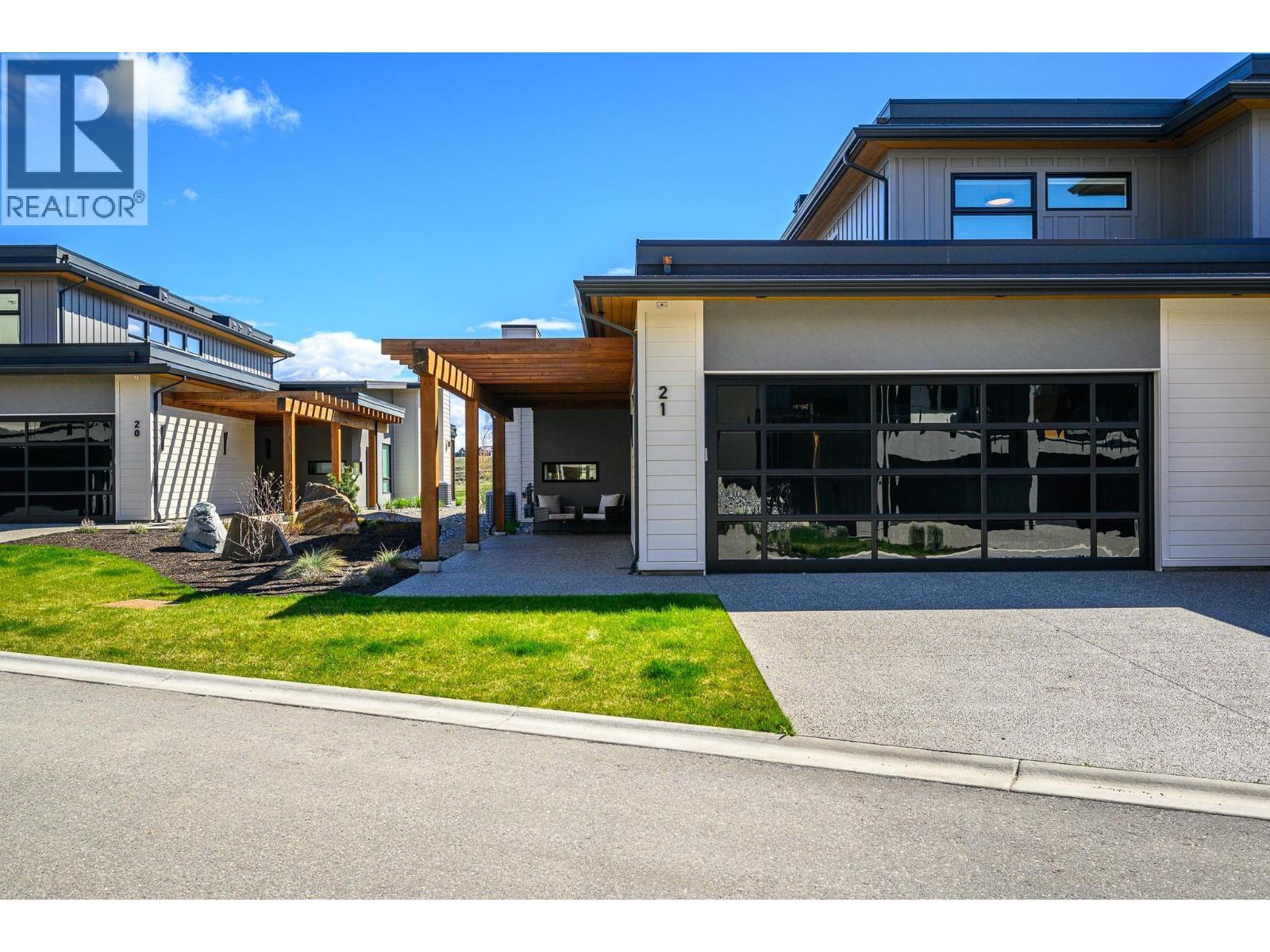105 Predator Ridge Drive Unit# 21, Vernon, British Columbia  V1H 0A5 - Photo 2 - 10376677