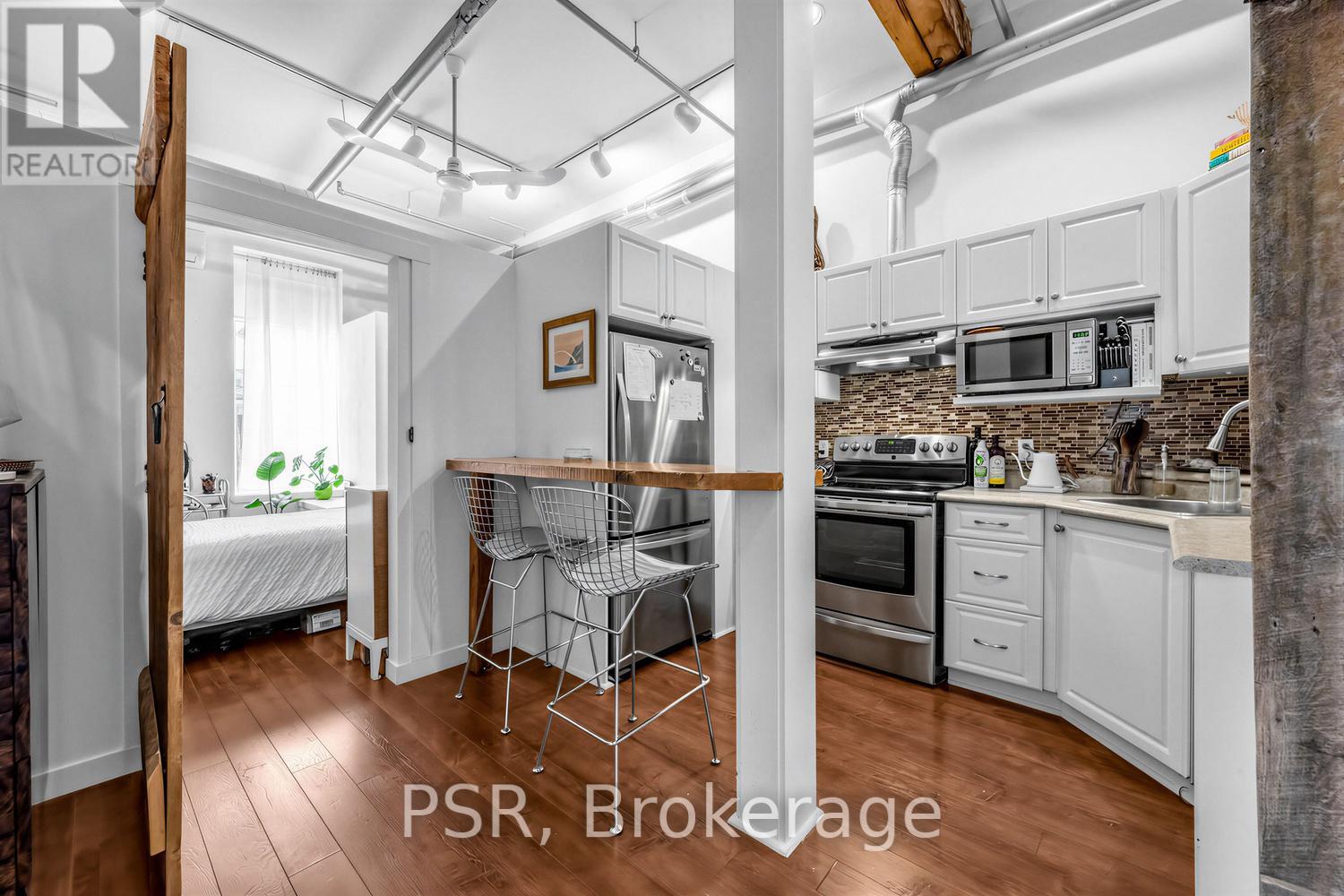 4 - 121 Prescott Avenue, Toronto, Ontario  M6N 3G8 - Photo 5 - W13211326