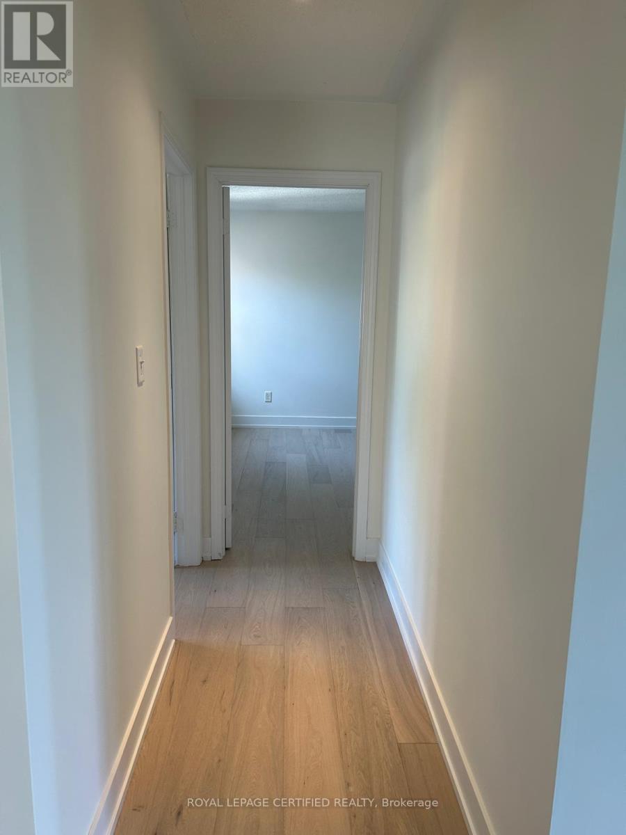 5612 Thorn Lane, Burlington, Ontario  L7L 6T5 - Photo 20 - W13211348