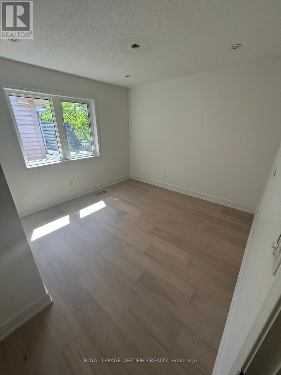 5612 Thorn Lane, Burlington, Ontario  L7L 6T5 - Photo 21 - W13211348