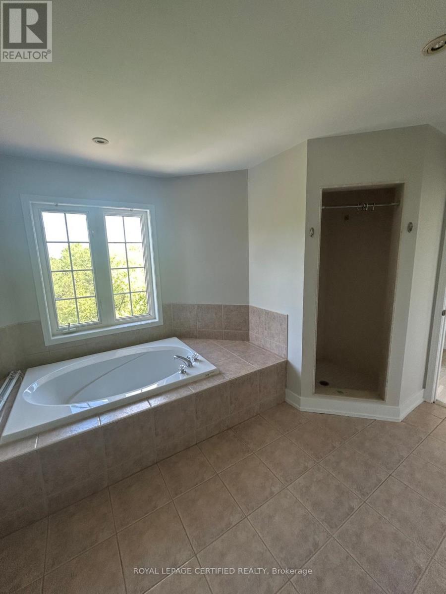 5612 Thorn Lane, Burlington, Ontario  L7L 6T5 - Photo 25 - W13211348