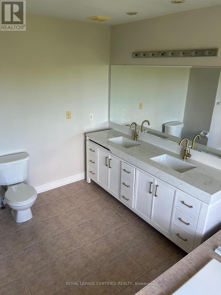 5612 Thorn Lane, Burlington, Ontario  L7L 6T5 - Photo 26 - W13211348