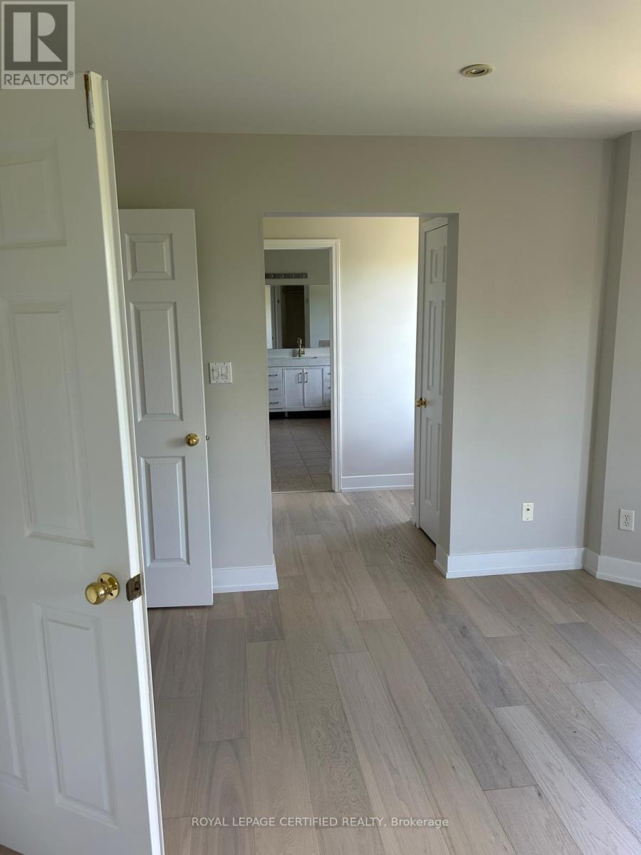 5612 Thorn Lane, Burlington, Ontario  L7L 6T5 - Photo 28 - W13211348