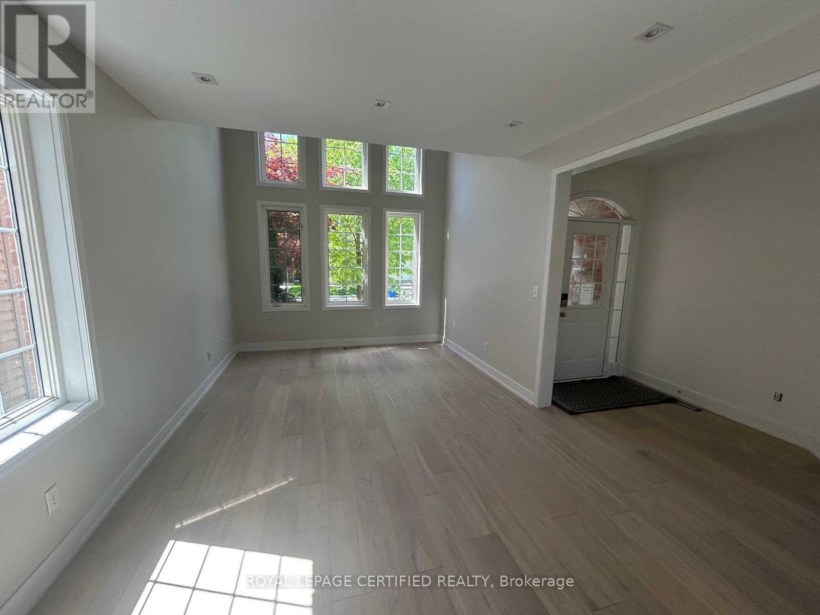 5612 Thorn Lane, Burlington, Ontario  L7L 6T5 - Photo 5 - W13211348