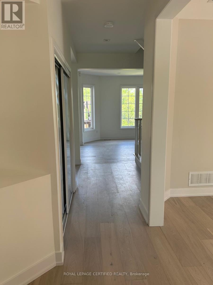 5612 Thorn Lane, Burlington, Ontario  L7L 6T5 - Photo 6 - W13211348