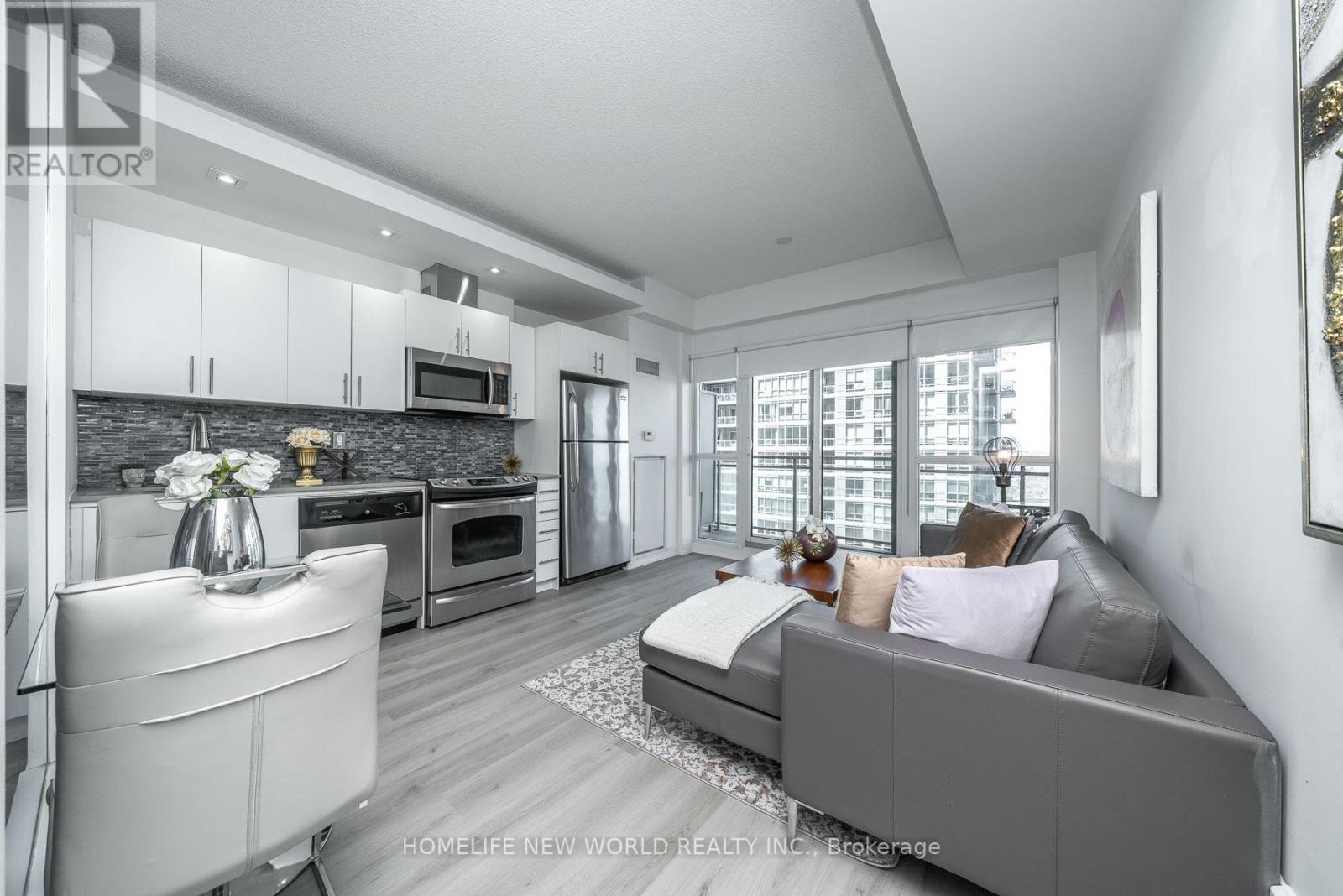 1722 - 165 Legion Road N, Toronto, Ontario  M8Y 0B3 - Photo 6 - W13211352
