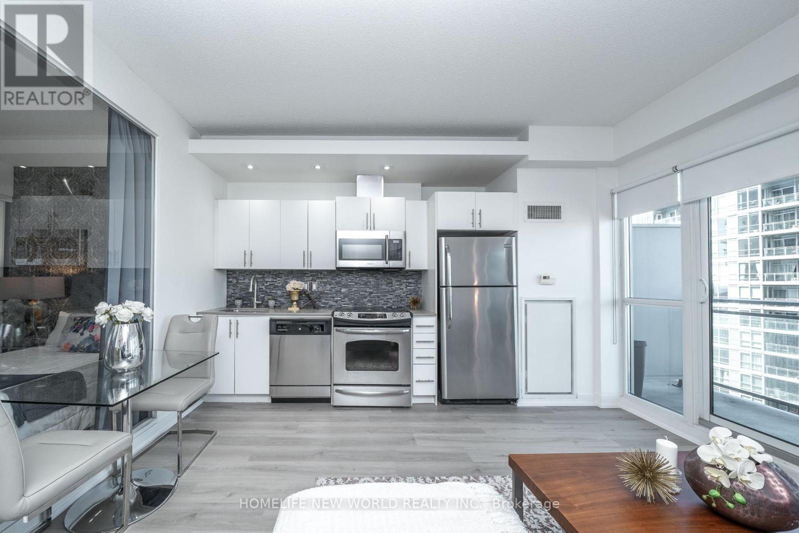 1722 - 165 Legion Road N, Toronto, Ontario  M8Y 0B3 - Photo 7 - W13211352