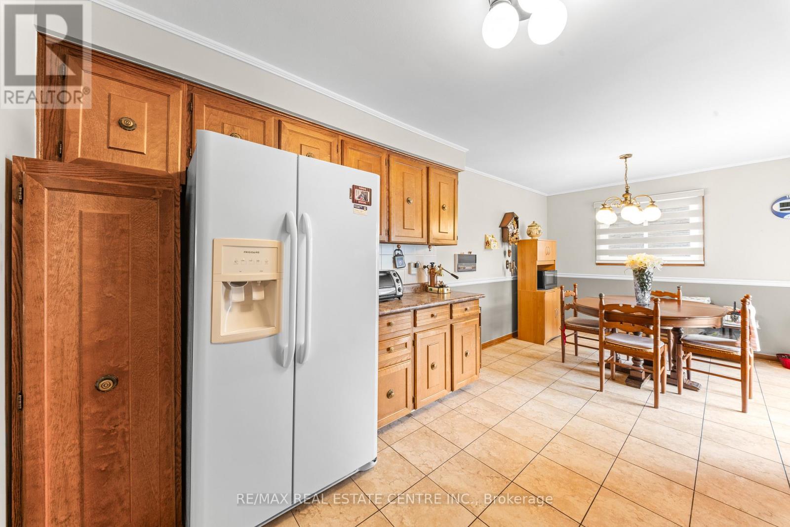 78 Panorama Crescent, Brampton, Ontario  L6S 3T9 - Photo 16 - W13211362
