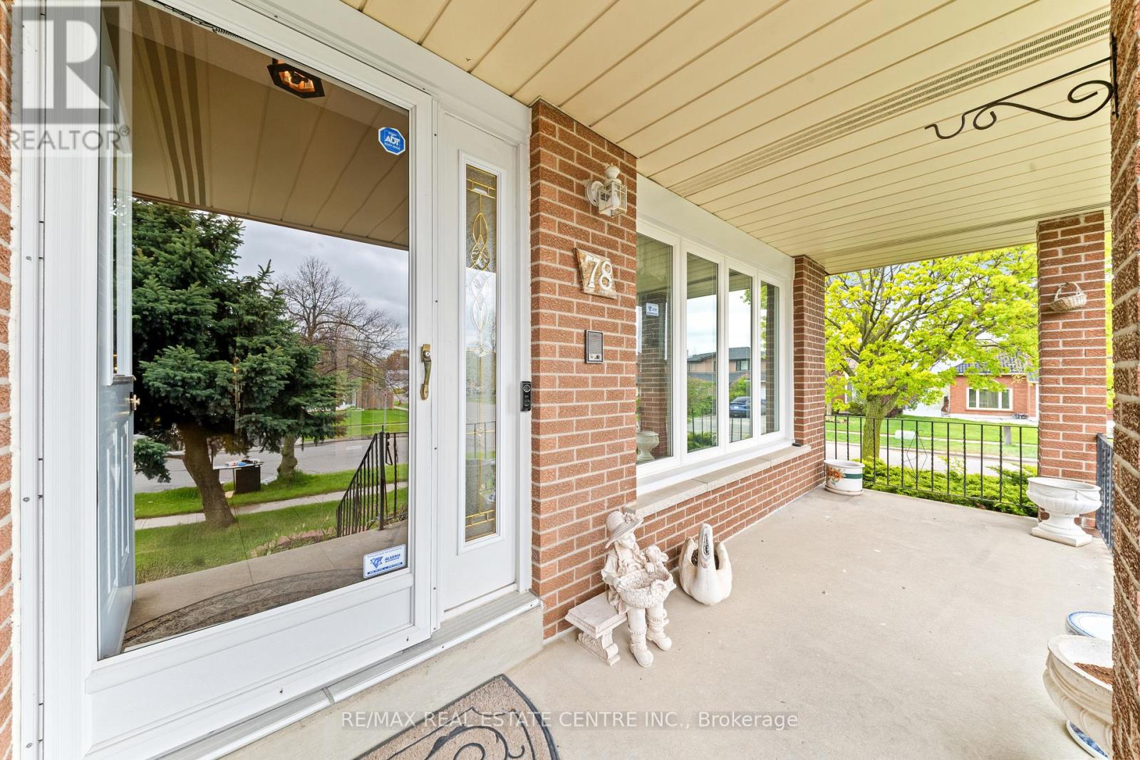 78 Panorama Crescent, Brampton, Ontario  L6S 3T9 - Photo 5 - W13211362