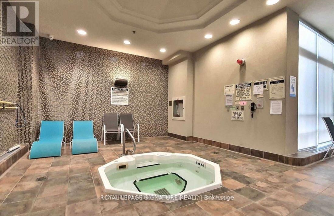 2506 - 339 Rathburn Road W, Mississauga, Ontario  L5B 0K6 - Photo 4 - W13211366
