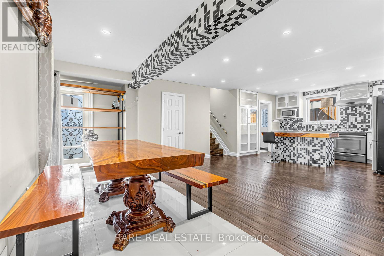 69 Fletcherdon Crescent, Toronto, Ontario  M3N 1S2 - Photo 15 - W13211402
