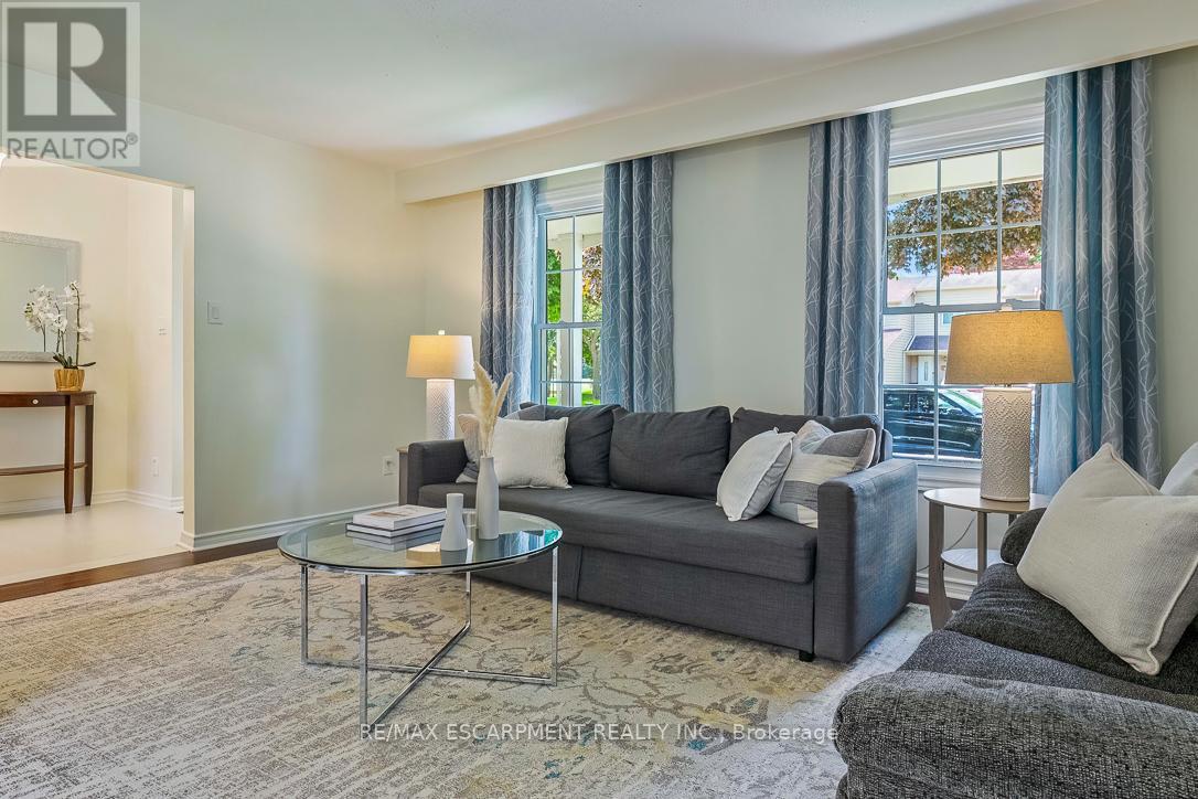 3268 Mainsail Crescent, Mississauga, Ontario  L5L 1H2 - Photo 9 - W13211450