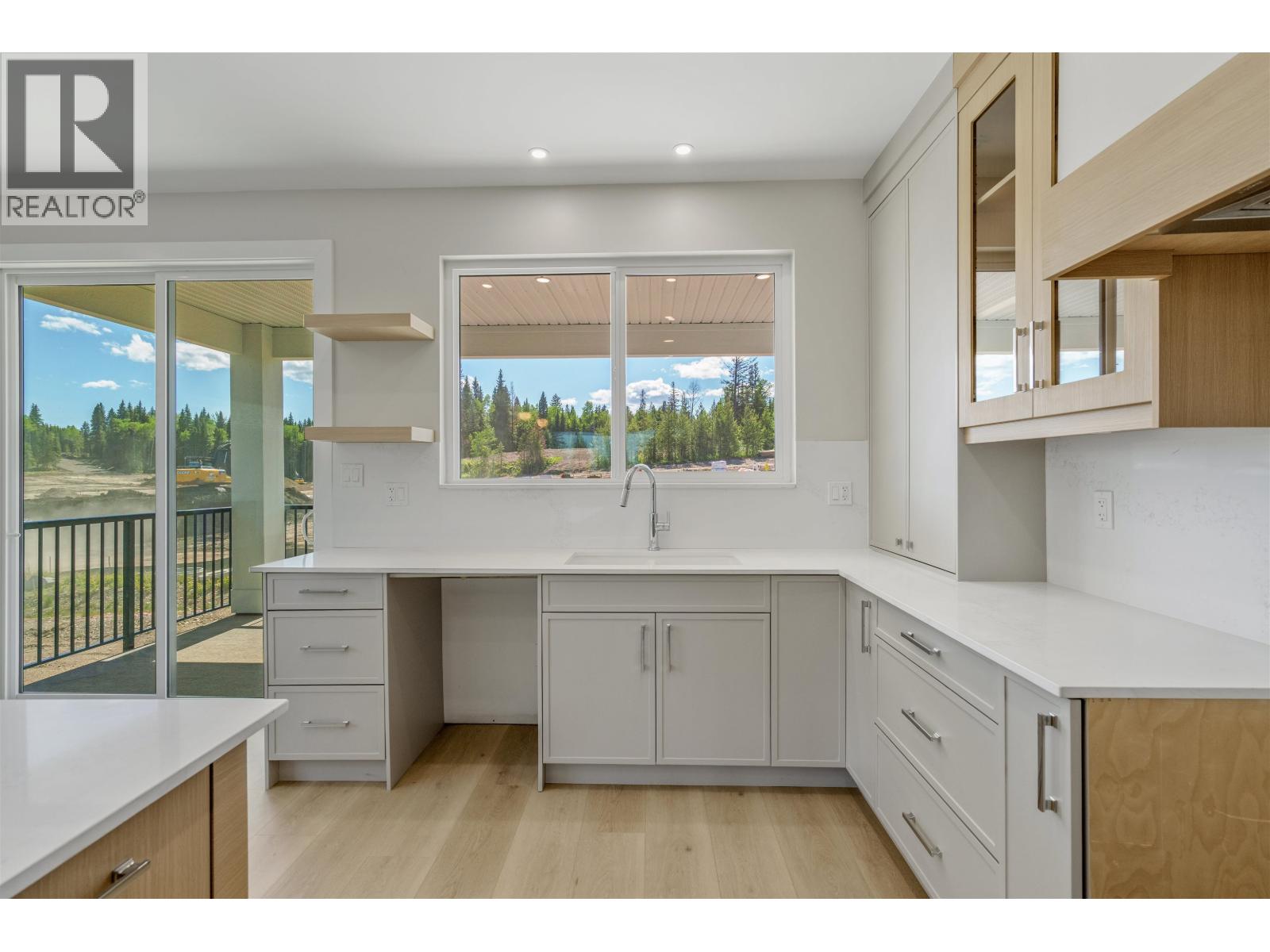 5053 Headlands Heights, Prince George, British Columbia  V2N 0X6 - Photo 3 - R3129480