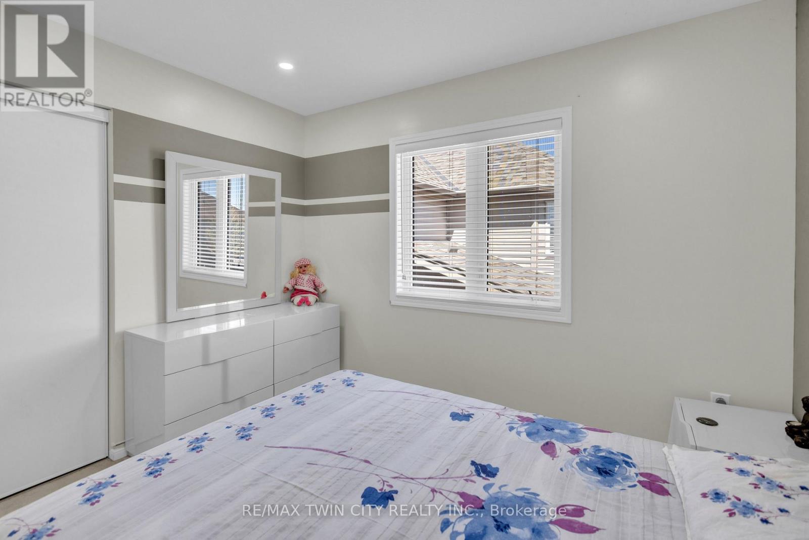 661 Doon South Drive, Kitchener, Ontario  N2P 0H5 - Photo 25 - X13211334