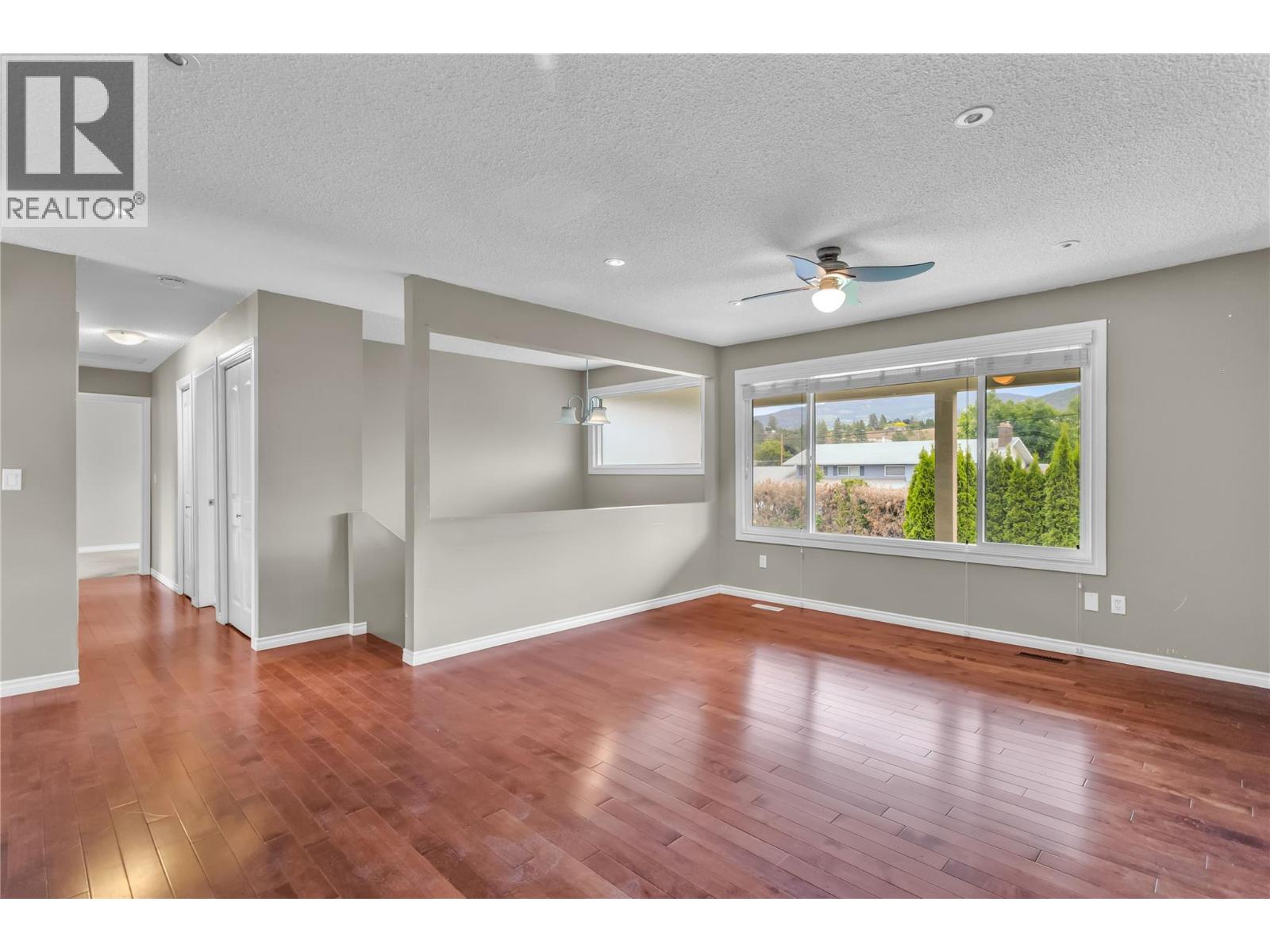 610 Monterey Road, Kelowna, British Columbia  V1X 1A2 - Photo 4 - 10388283
