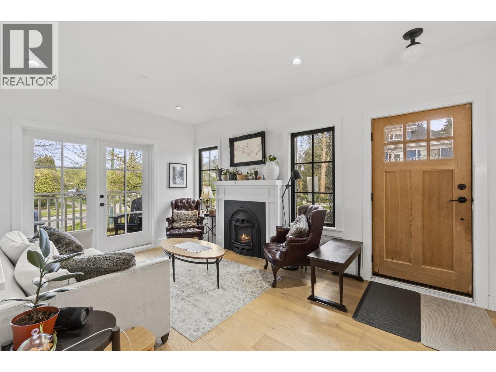 2072 Kitchener Street, Vancouver, British Columbia V5L 2W8 - Photo 3 - R3129363