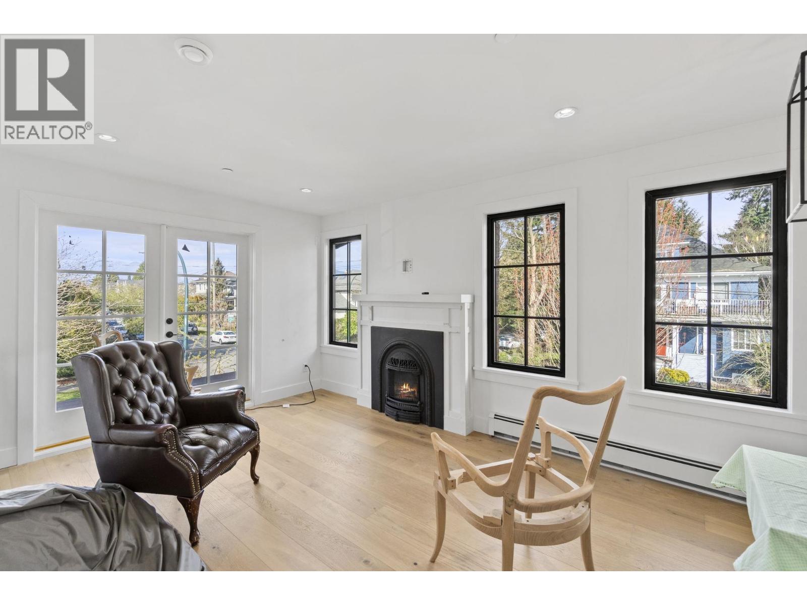 2072 Kitchener Street, Vancouver, British Columbia V5L 2W8 - Photo 4 - R3129363